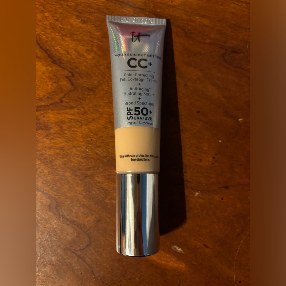 IT Cosmetics CC+ CREAM FULL-COVERAGE FOUNDATION WITH SPF 50+ Neutral Medium